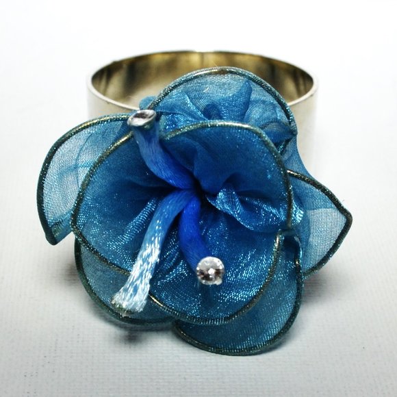 Set Of 8 Silver Tone Napkin Rings With Blue Flowers Dining Accessories - Picture 5 of 6